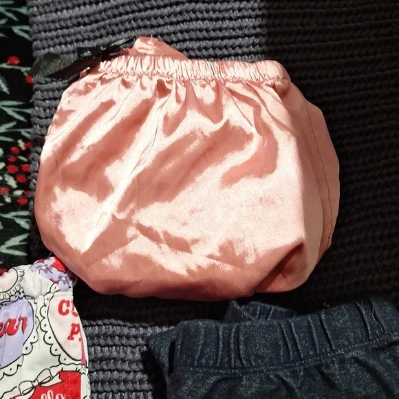 Elastic Waist Bloomers and Shorts Set - Pink, Navy, White Pattern - Picture 4 of 4